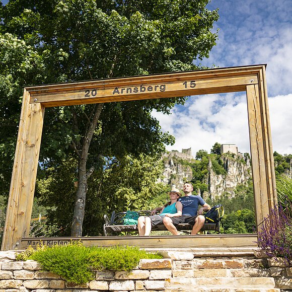 Arnsberg_Bilderrahmen Burg Arnsberg Bilderrahmen in Arnsberg mit Blick auf die Burg Arnsberg
