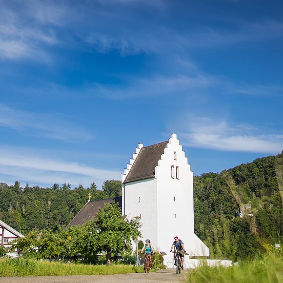 Mesnerhaus und Kirche Böhming Kirche in Böhming